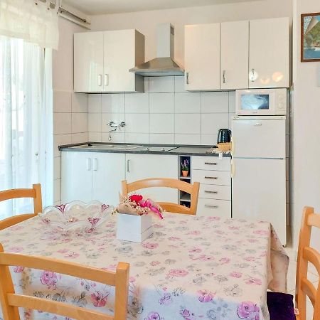 Apartment Kuki - PRC159 Porec Bagian luar foto