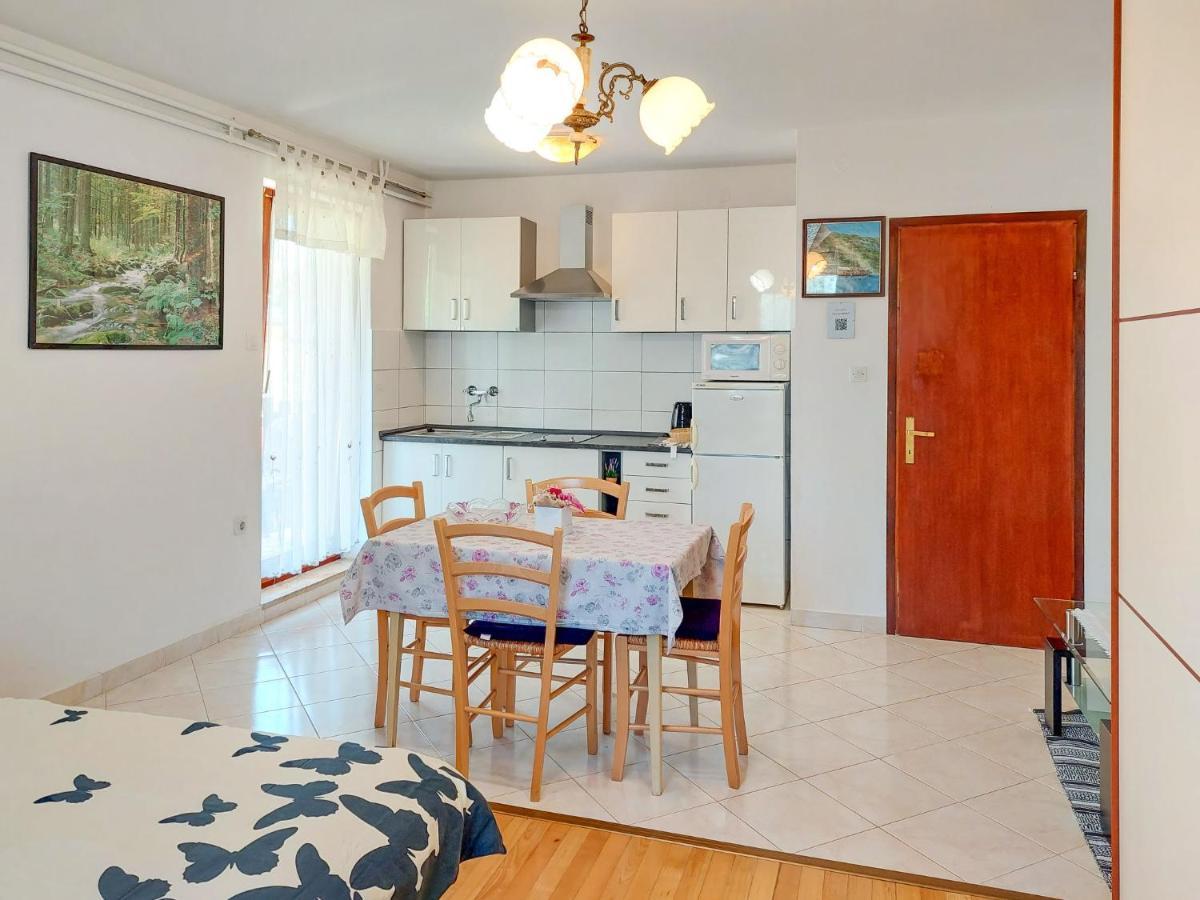 Apartment Kuki - PRC159 Porec Bagian luar foto